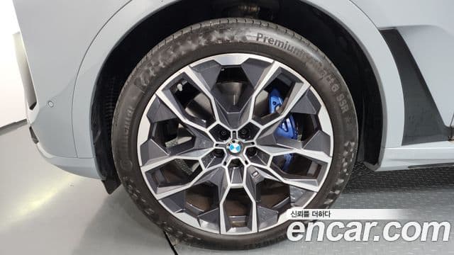 BMW X7 2024 — Photo 27/36