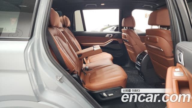 BMW X7 2024 — Photo 19/36