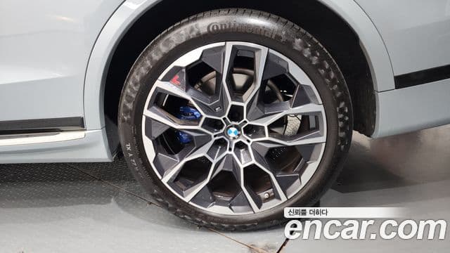 BMW X7 2024 — Photo 12/36