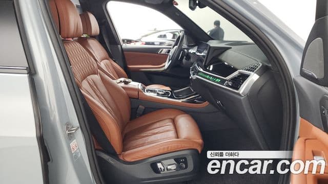 BMW X7 2024 — Photo 14/36