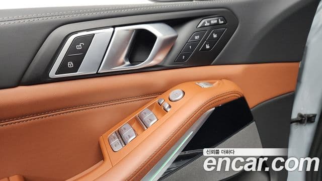BMW X7 2024 — Photo 34/36
