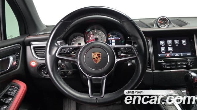 Porsche Macan 2018 — Şəkil 12/20