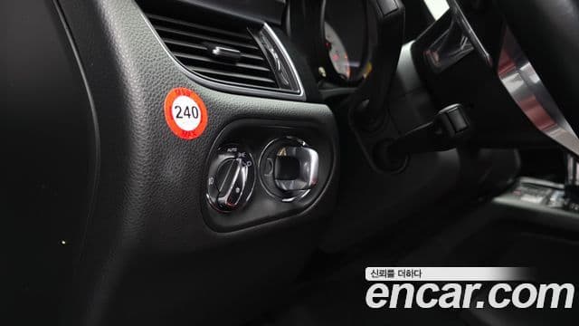 Porsche Macan 2018 — Photo 6/35