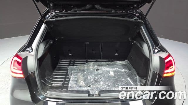 Mercedes-Benz A-Class 2021 — Фото 17/20