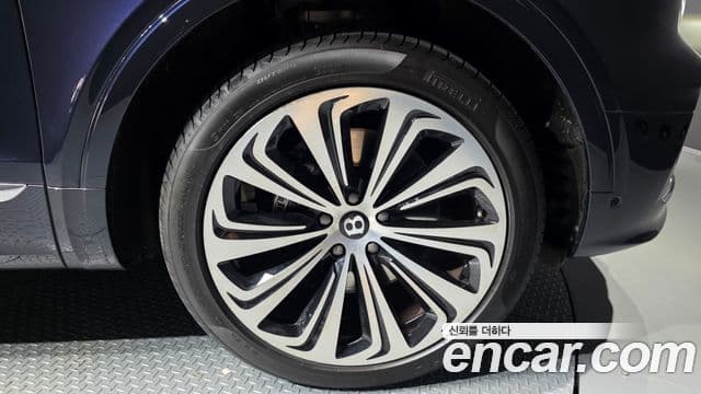 Bentley Bentayga 2022 — Photo 14/20