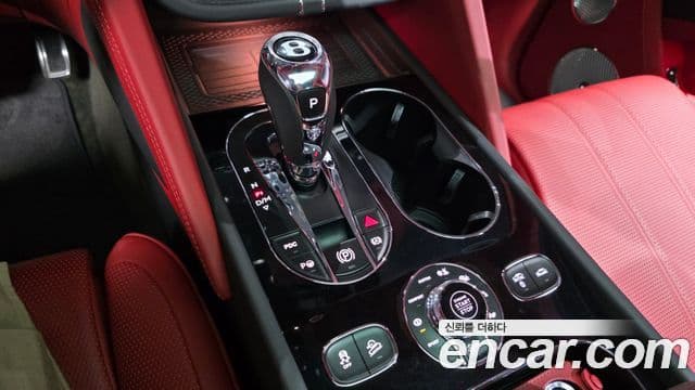 Bentley Bentayga 2022 — Photo 6/20
