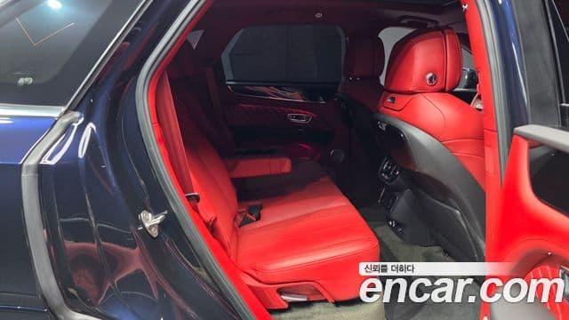 Bentley Bentayga 2022 — Photo 2/20