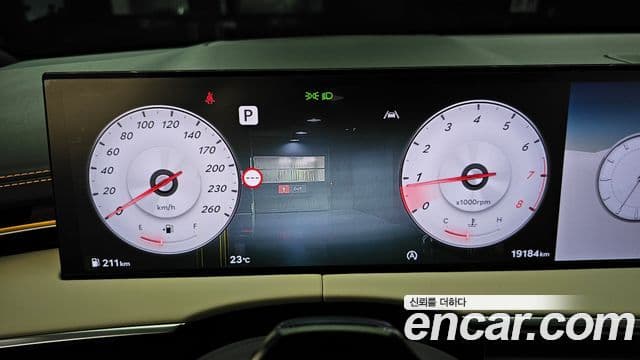 Genesis GV70 2025 — ფოტო 8/20