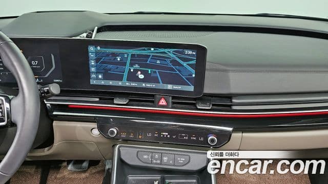 Kia Carnival 2023 — ფოტო 13/20