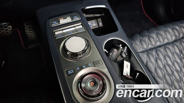 Genesis GV70 2022 — Şəkil 9/20