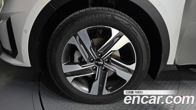 Kia Sorento 2023 — Фото 4/20