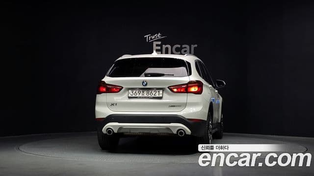 BMW X1 2022 — ფოტო 4/20