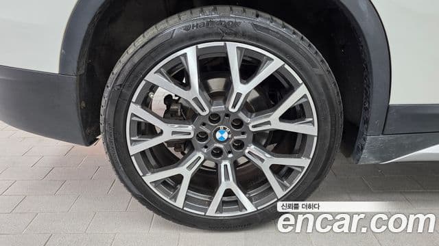 BMW X1 2022 — ფოტო 5/20