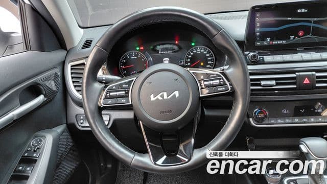 Kia Seltos 2022 — фото 13 из 20