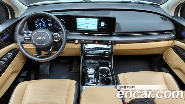 Kia Carnival 2023 — ფოტო 7/20