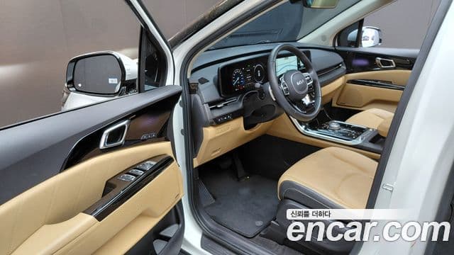 Kia Carnival 2023 — фото 20 из 20