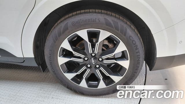 Kia Carnival 2023 — Photo 21/35