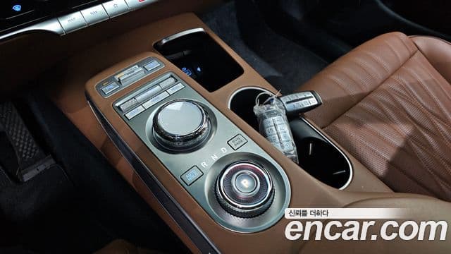 Genesis GV70 2023 — ფოტო 9/20
