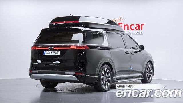 Kia Carnival 2023 — Şəkil 2/20