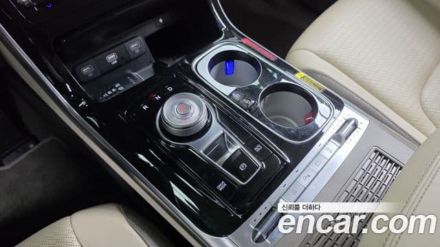 Kia Carnival 2023 — Şəkil 9/20
