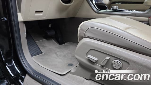 Kia Carnival 2023 — Şəkil 18/20