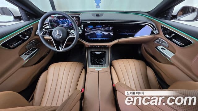 Mercedes-Benz E-Class 2024 — фото 7 из 20