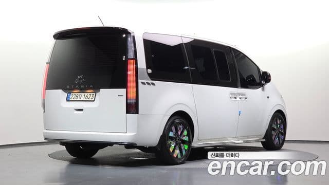 Hyundai Staria 2021 — Şəkil 2/20