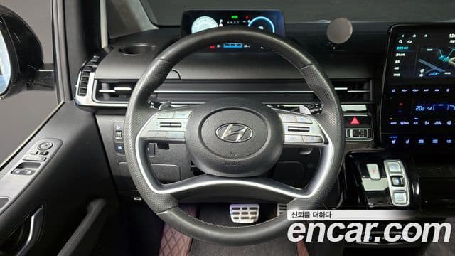 Hyundai Staria 2023 — ფოტო 11/19