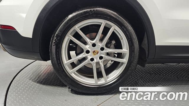 Porsche Cayenne 2019 — фото 5 из 20