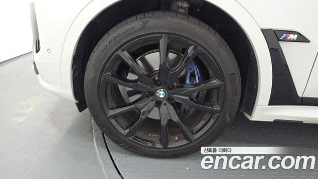 BMW X7 2024 — Photo 9/20