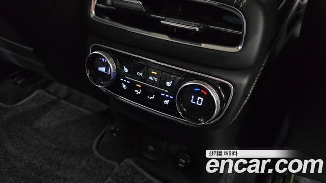 Genesis GV80 2020 — ფოტო 17/20