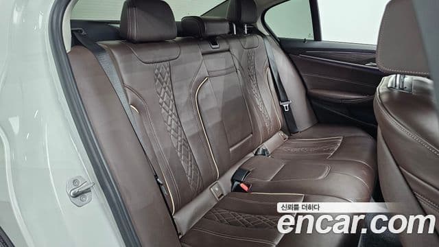BMW 5 Series 2020 — Şəkil 12/20