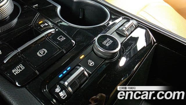 Kia K5 2022 — ფოტო 18/20