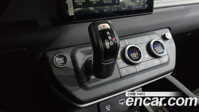 Land Rover Defender 2022 — фото 9 из 20