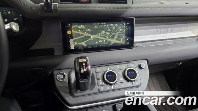 Land Rover Defender 2022 — фото 13 из 20