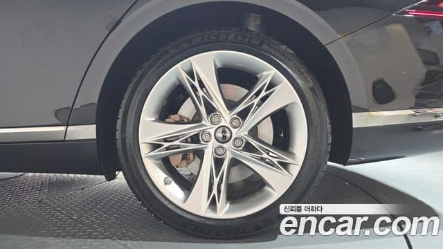 Genesis G90 2023 — ფოტო 37/40