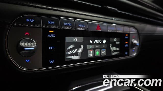 Genesis G90 2023 — ფოტო 31/40