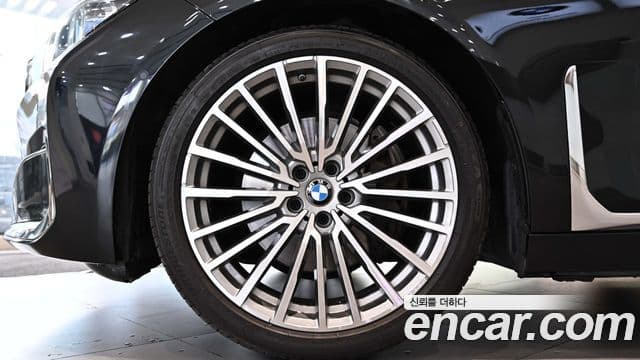 BMW 7 Series 2019 — ფოტო 4/20