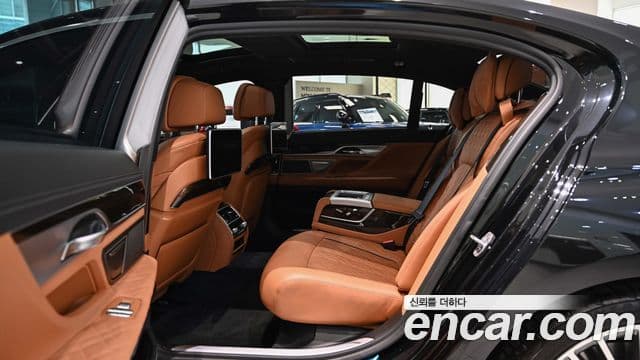 BMW 7 Series 2019 — ფოტო 9/20