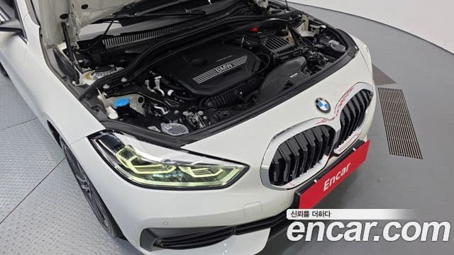 BMW 1 Series 2022 — ფოტო 6/20
