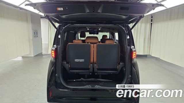 Toyota Alphard 2025 — ფოტო 20/20