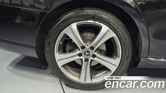 Mercedes-Benz E-Class 2018 — Şəkil 5/20