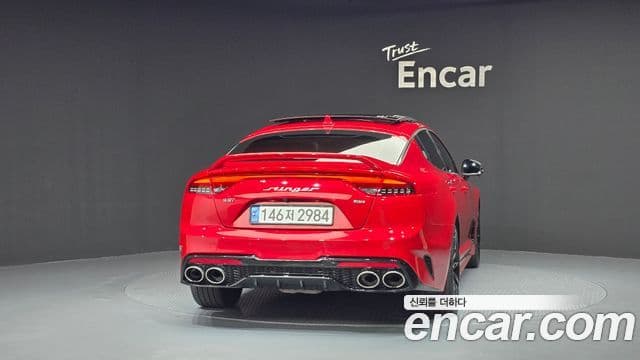 Kia Stinger 2020 — ფოტო 4/20