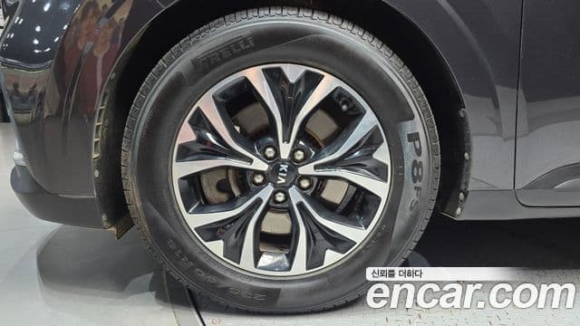 Kia Carnival 2020 — фото 5 из 20