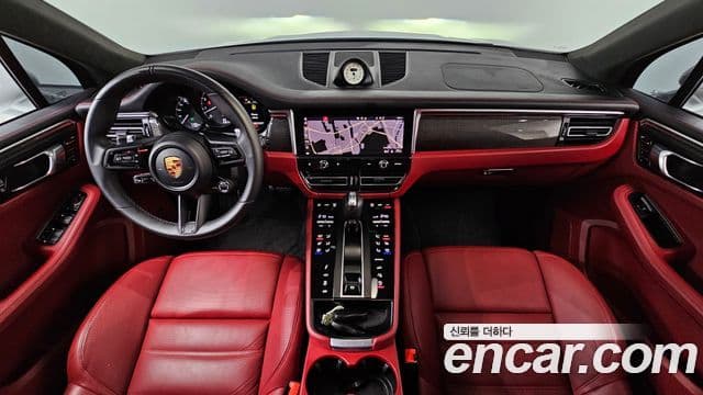 Porsche Macan 2023 — ფოტო 7/20