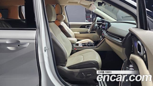 Kia Carnival 2022 — Фото 11/20