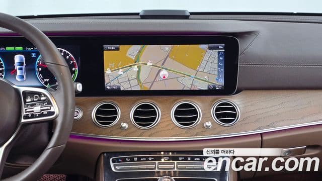 Mercedes-Benz E-Class 2019 — ფოტო 12/20