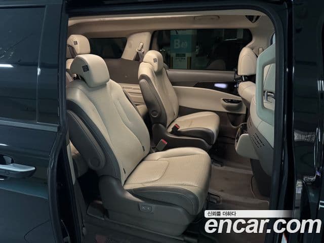 Kia Carnival 2021 — ფოტო 11/20