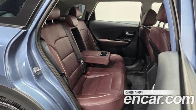 Kia Niro 2019 — Фото 12/20