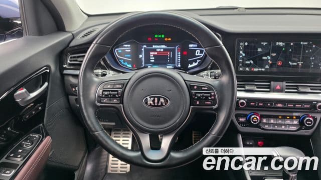Kia Niro 2019 — Фото 13/20